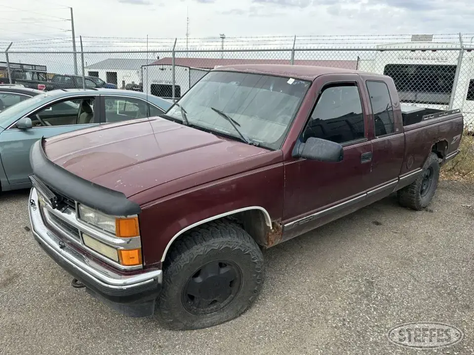 1997 Chevrolet Silverado K1500 Half Ton Pickup