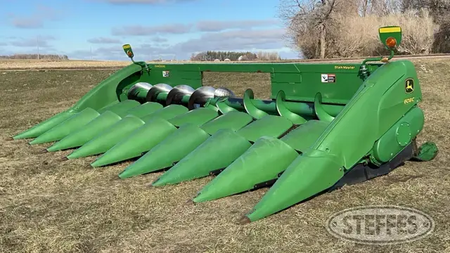 2009 John Deere 608C StalkMaster