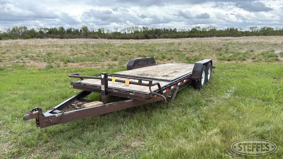 2004 PJ Trailer Flatbed Trailer