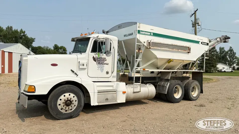 1990 Peterbilt 377 Tender Truck