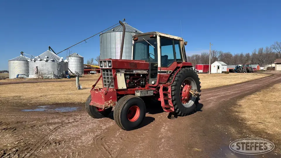 1976 International 1586 2WD Tractor