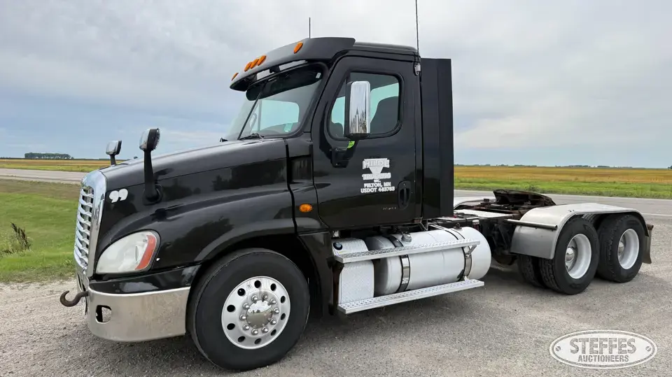 2014 Freightliner Cascadia 125 Conventional Truck without Sleeper