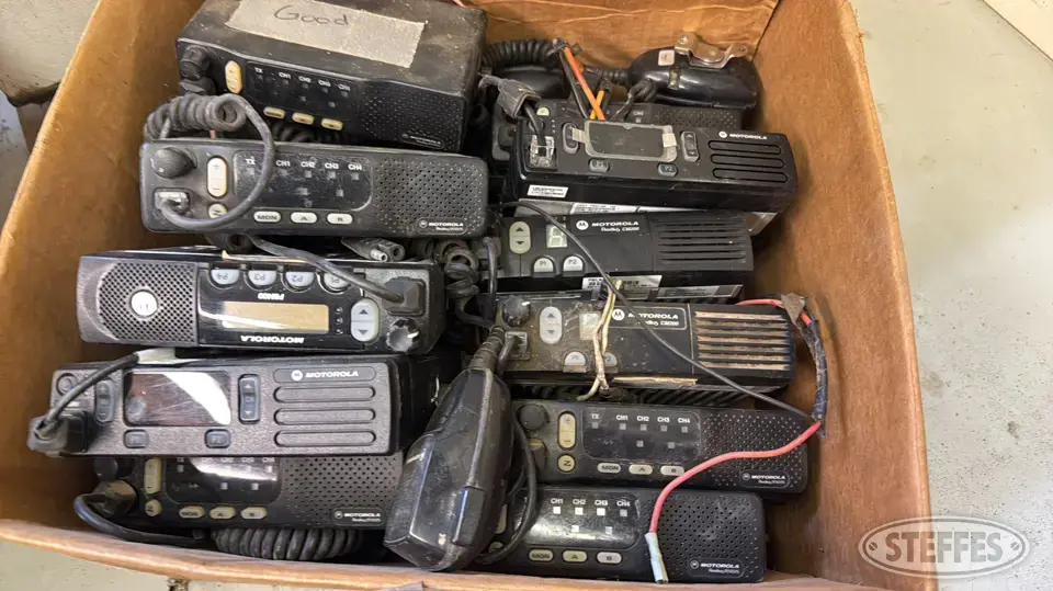 (11) Motorola radios Business Band Radio