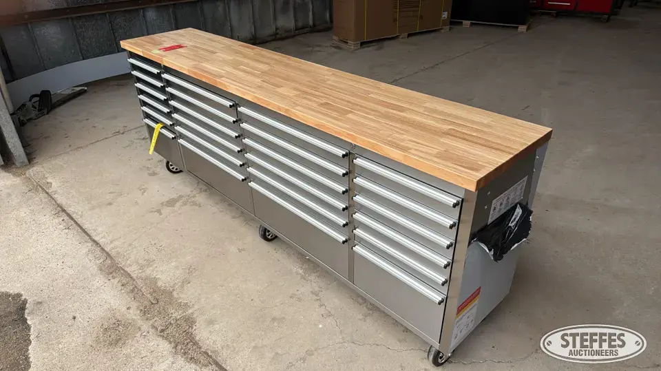 Tool cabinet Storage and Bench