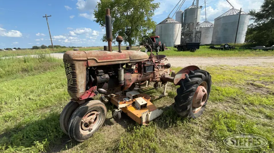 Farmall B 2WD Tractor