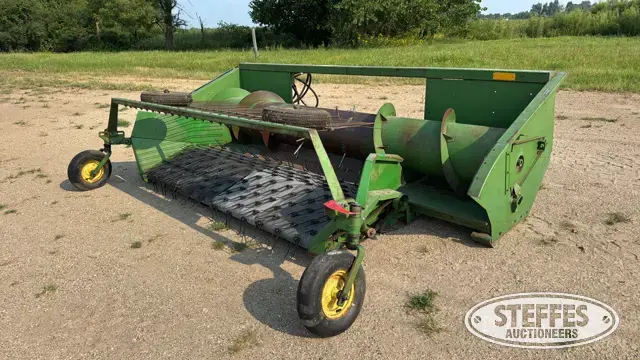 John Deere pickup head