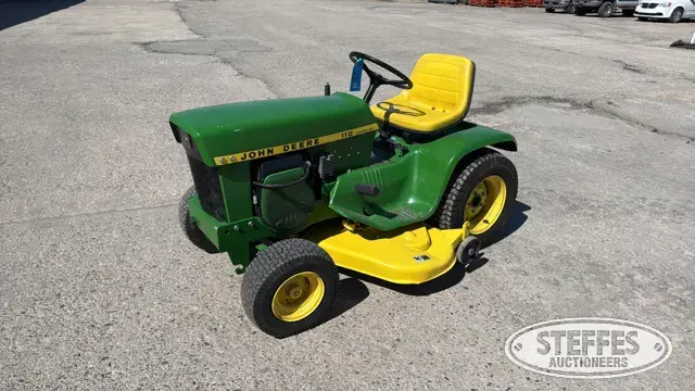 John Deere 112