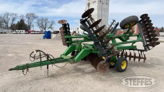 John Deere 630