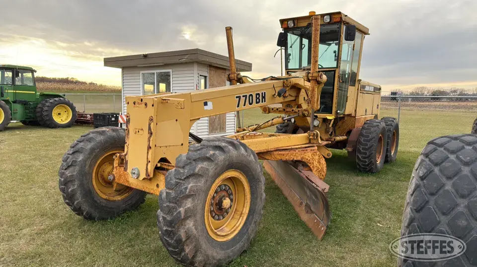 1990 John Deere 770BH Motor Grader