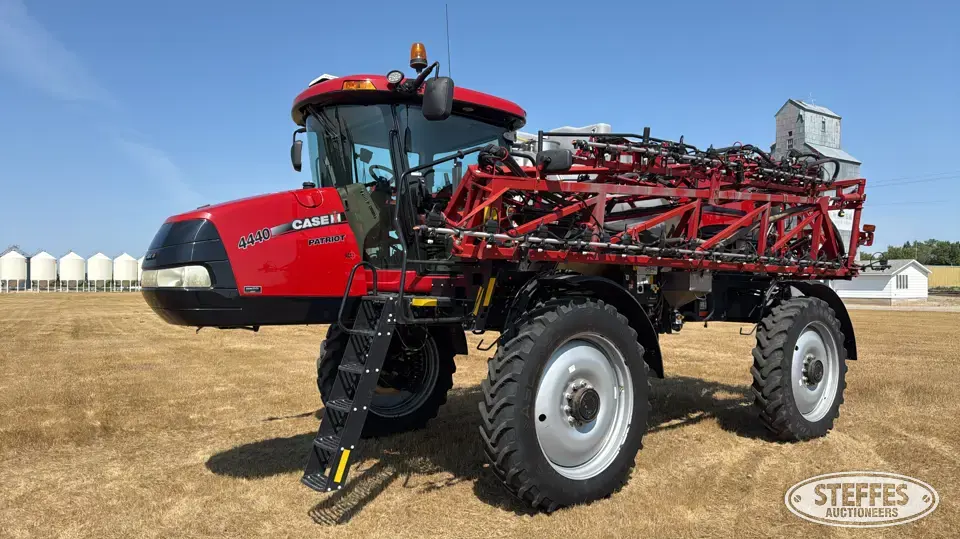2018 Case IH Patriot 4440 Self-Propelled Sprayer