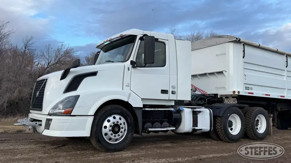 2013 Volvo VNL 64 Conventional Truck without Sleeper