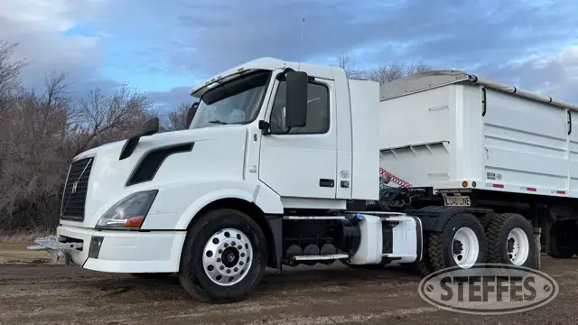 2013 Volvo VNL 64
