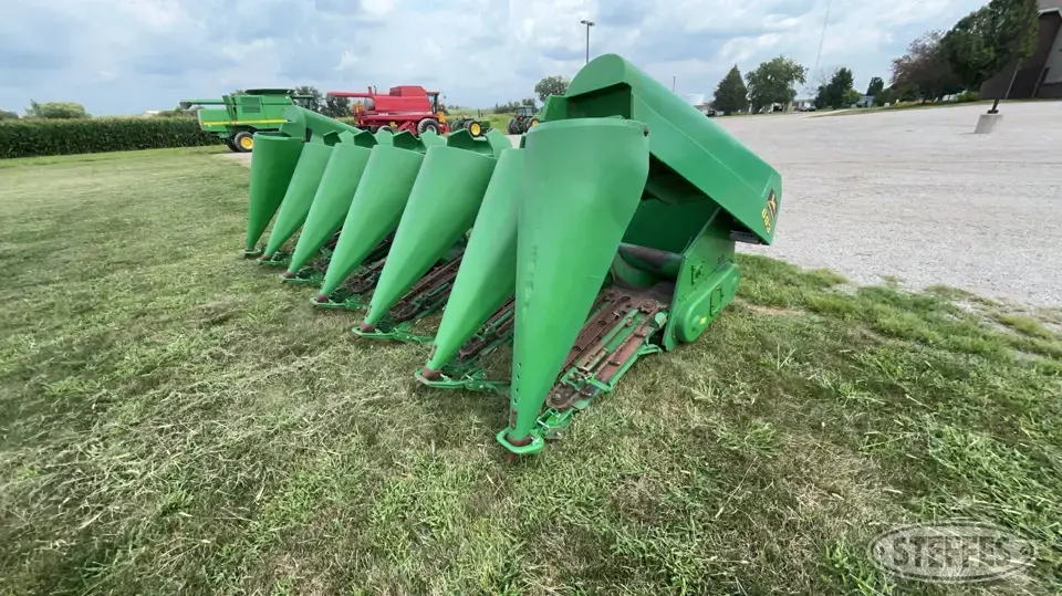 1999 John Deere 693 Corn Head