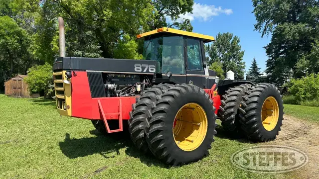 1985 Versatile 876