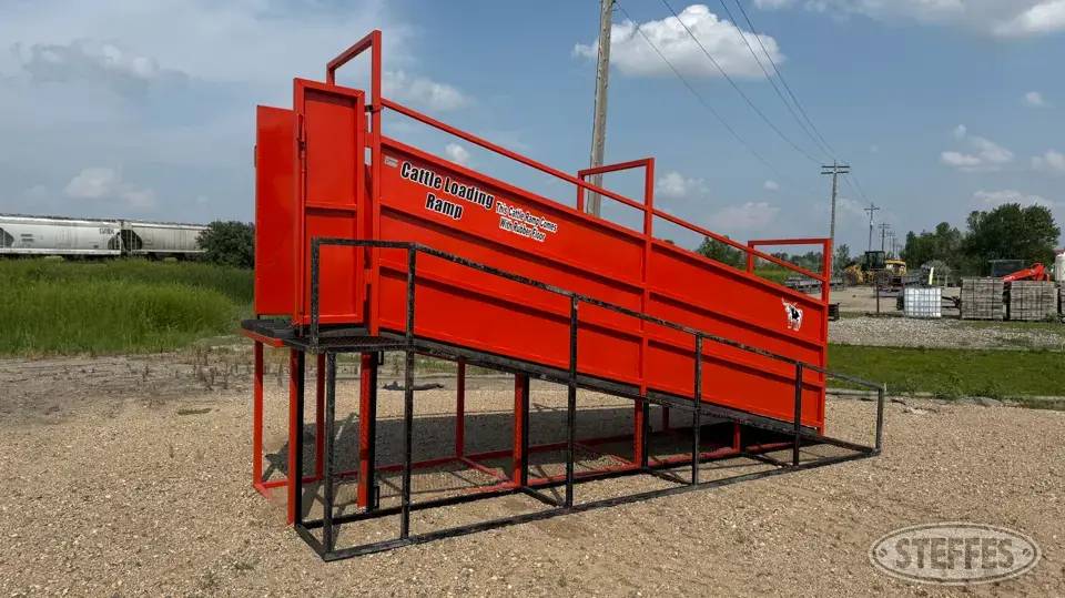 2025 Industrias America C18R Livestock Handling