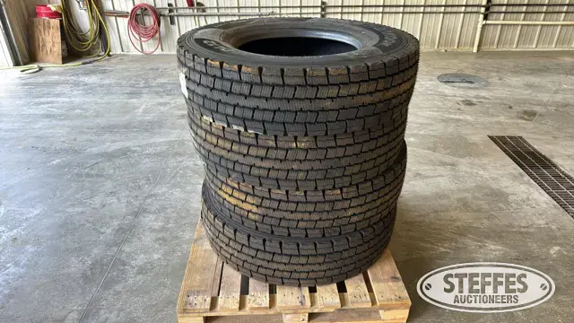 (4) Hankook DL12 11R22.5