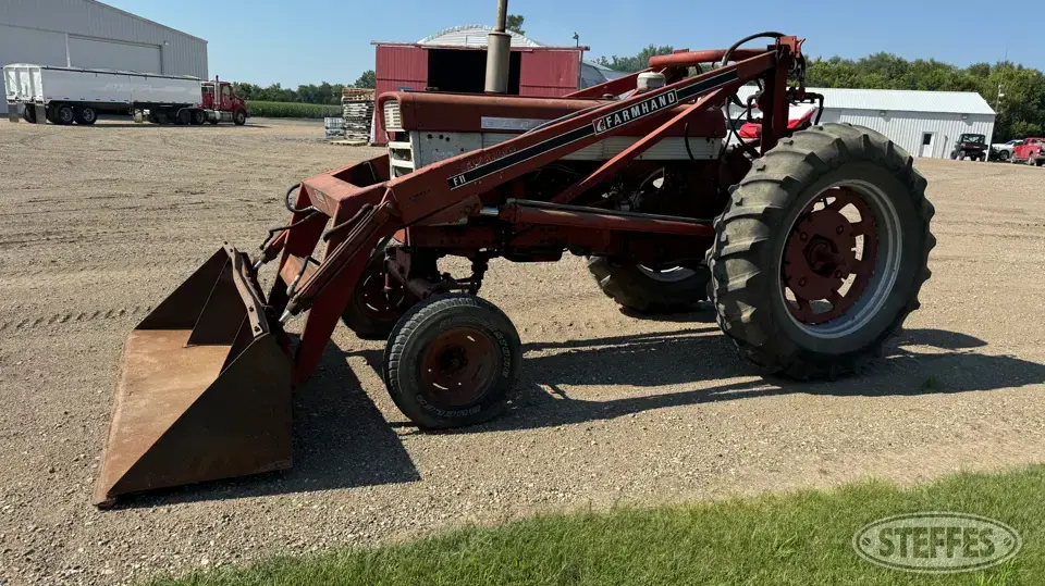1958 Farmall 460 Collectible Tractor