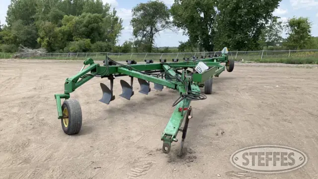 John Deere 3710