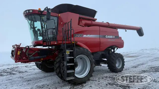2012 Case IH 8230