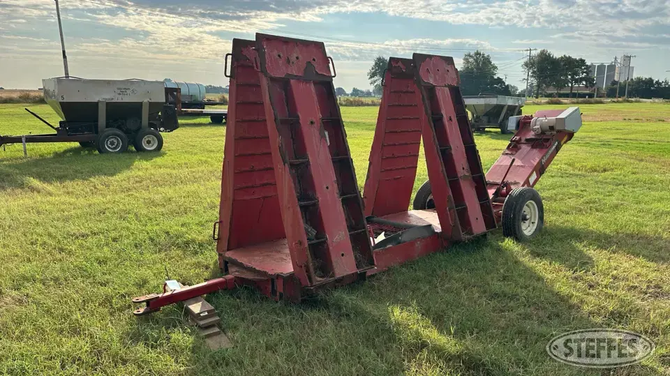 Hutchinson drive-over dump conveyor Transfer-Jump Augers and Conveyor