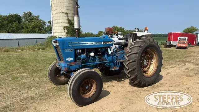 Ford 7600