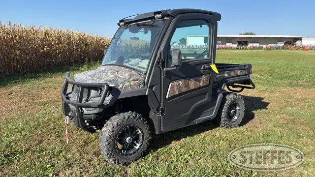2021 John Deere Gator XUV835R