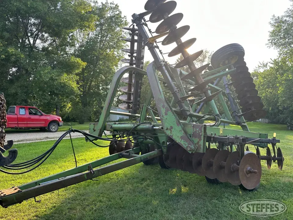 John Deere 230 Disc