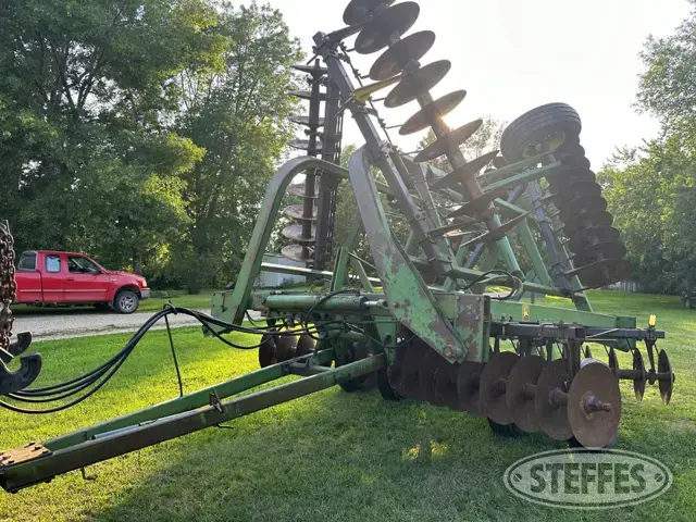 John Deere 230