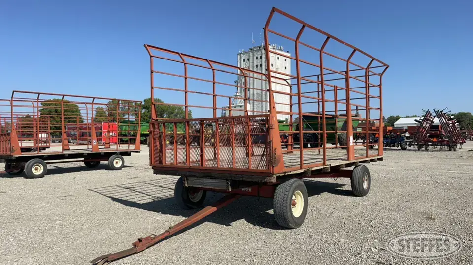 Meyer’s Bale Kicker Wagon Bale Transportation