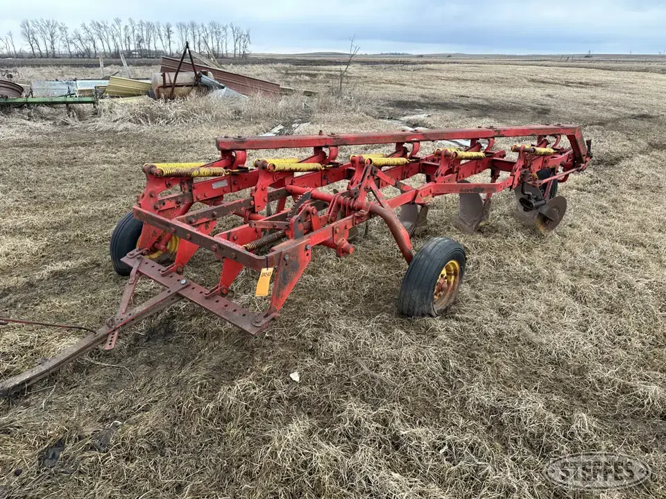 Melroe RD-1374 Plow