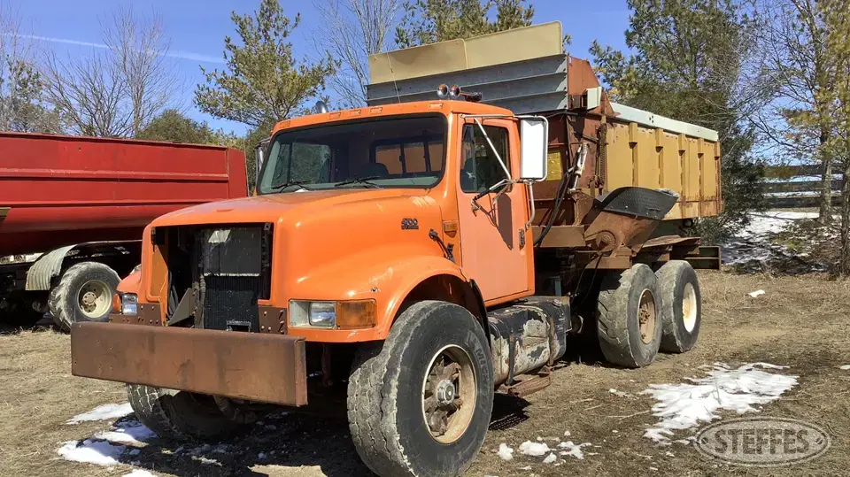 1997 International 4700 Feed Truck