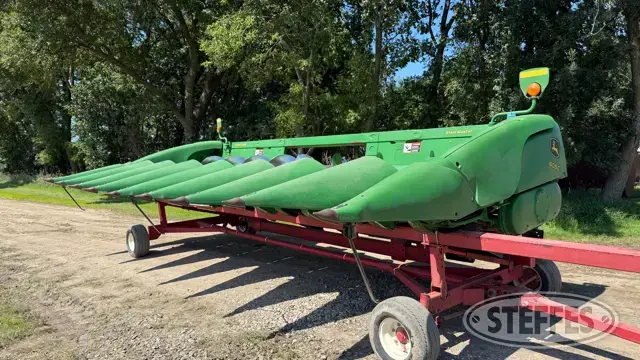 2016 John Deere 608C