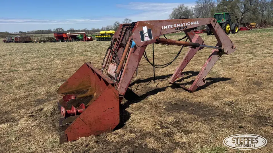 International 2350 Tractor Loaders and Attachment