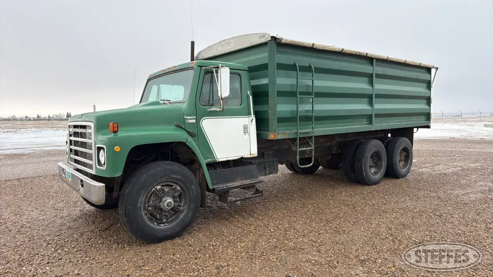 1979 International F1954 Grain Truck