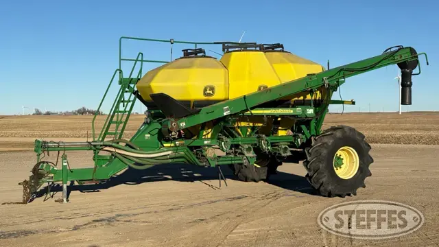 John Deere 1910