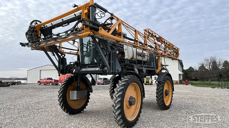 2011 Hagie STS10 Self-Propelled Sprayer