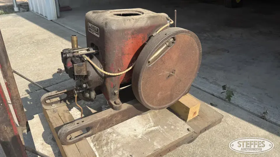 International LB stationary engine