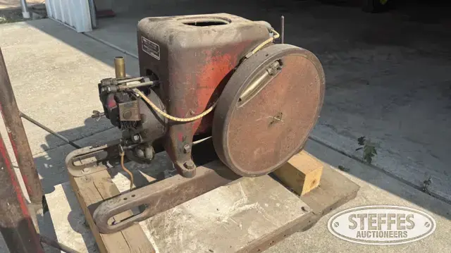 International LB stationary engine