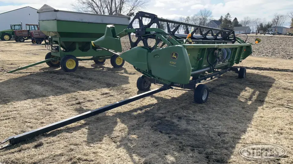 2005 John Deere 625F w/Head Trailer Flex Head