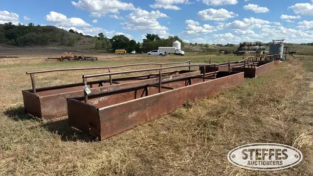 (4) Feed bunks