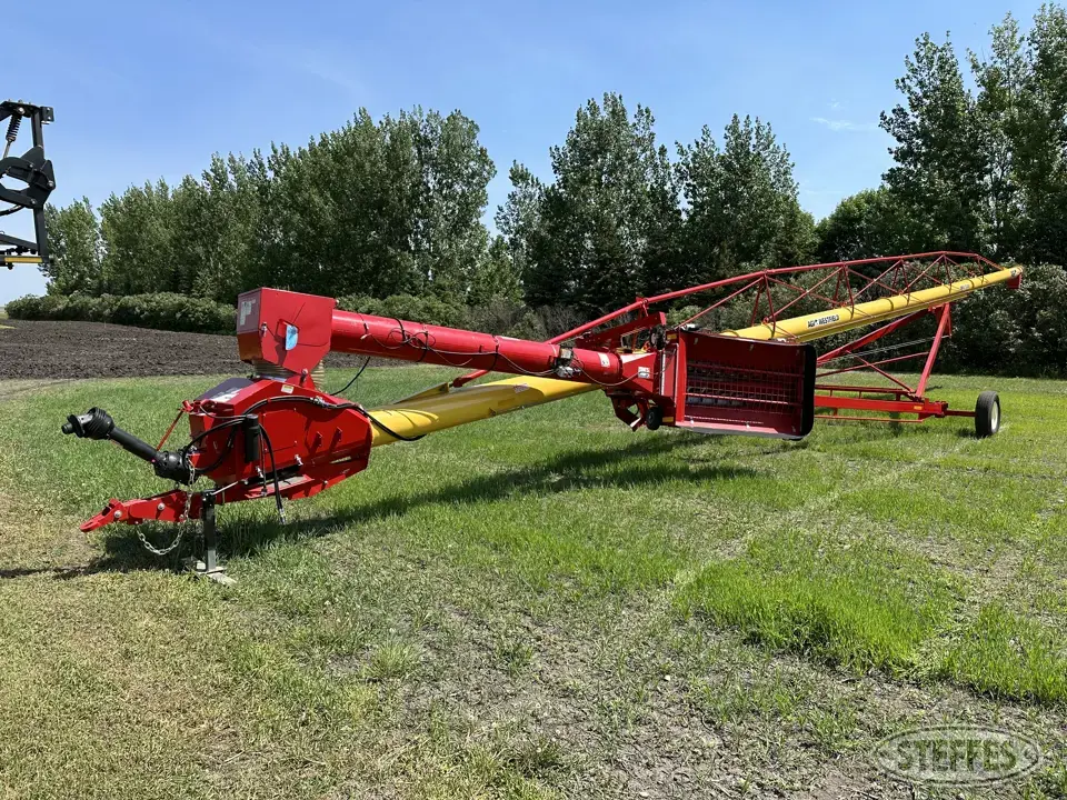 2019 Westfield MKX130-84 Swing Hopper Auger