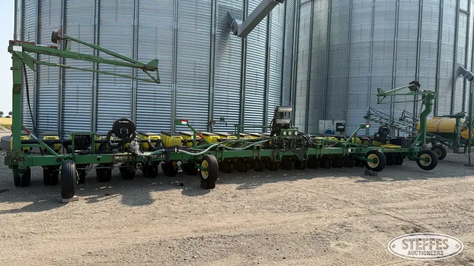 John Deere 1710 12 or More Row Planter