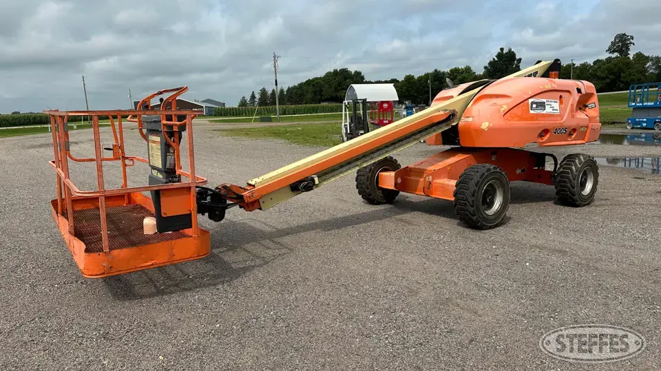 2013 JLG 400S Boom Lift