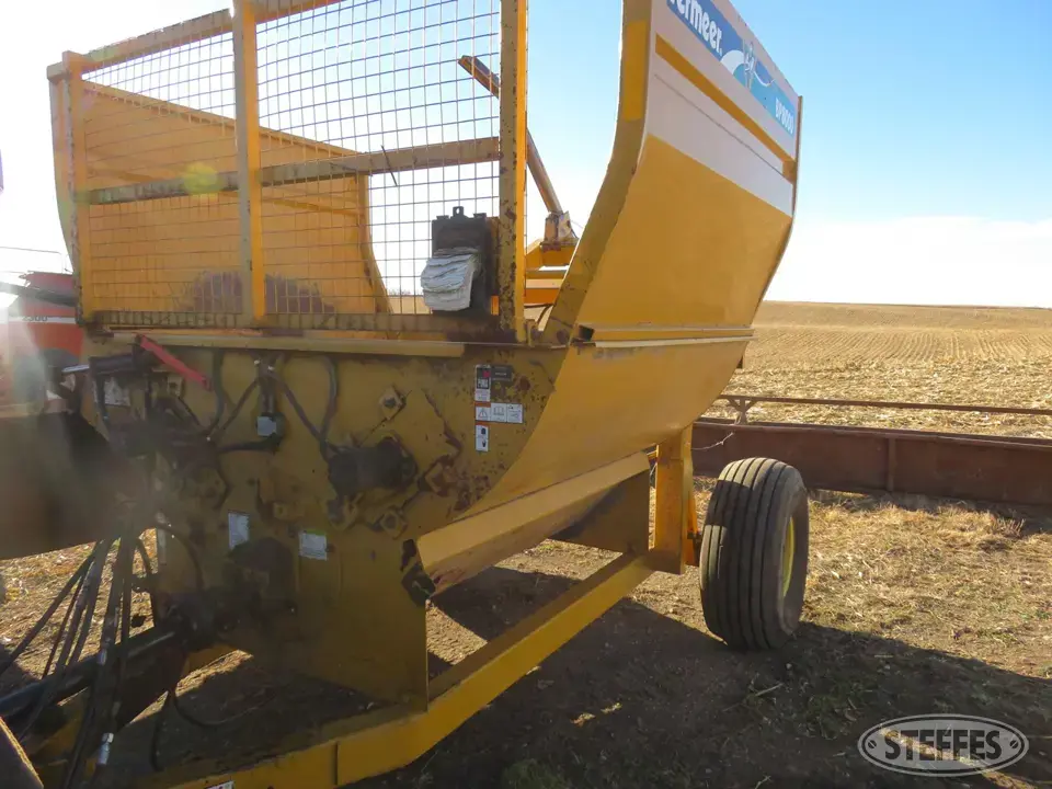 Vermeer BP8000 Bale Transportation