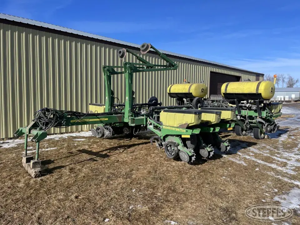 2002 John Deere 1770 12 or More Row Planter