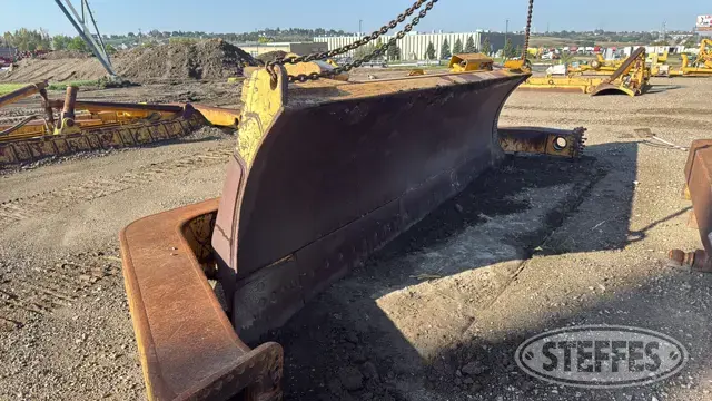 CAT D8A