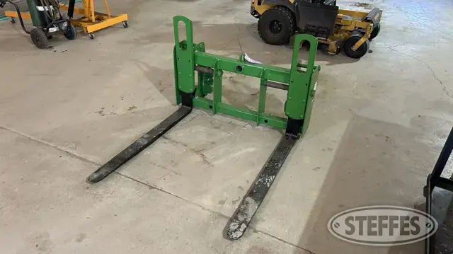 John Deere pallet forks