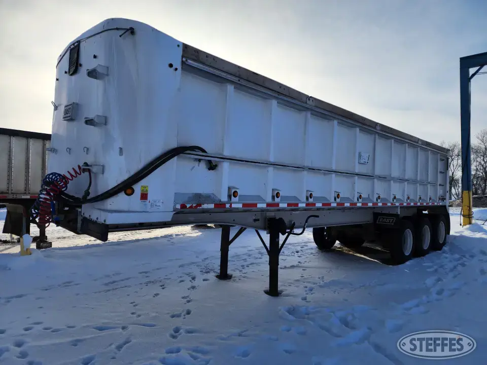 2002 East End Dump Trailer