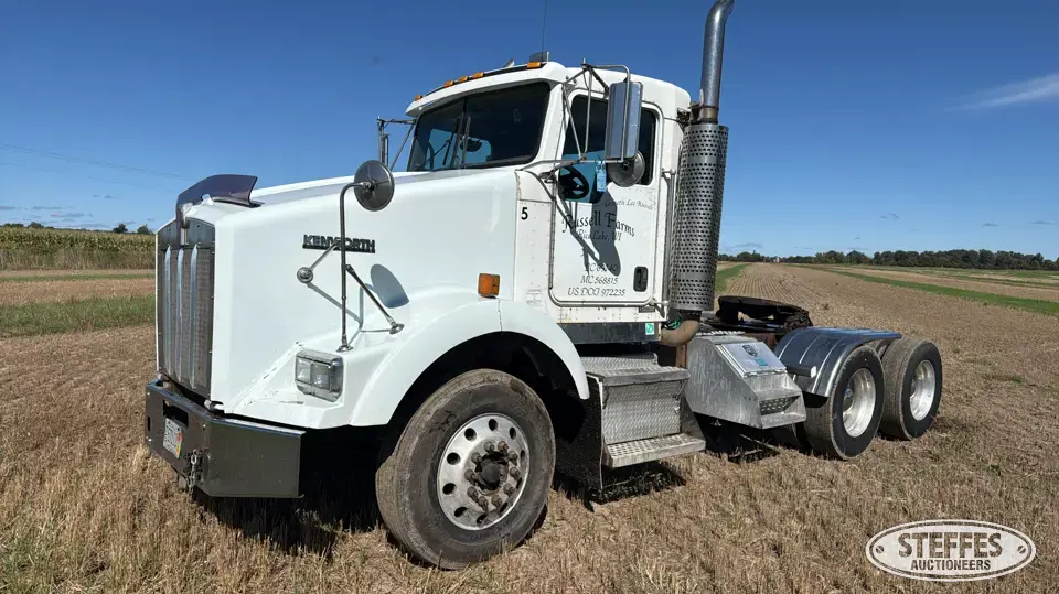 2007 Kenworth T800 Conventional Truck without Sleeper