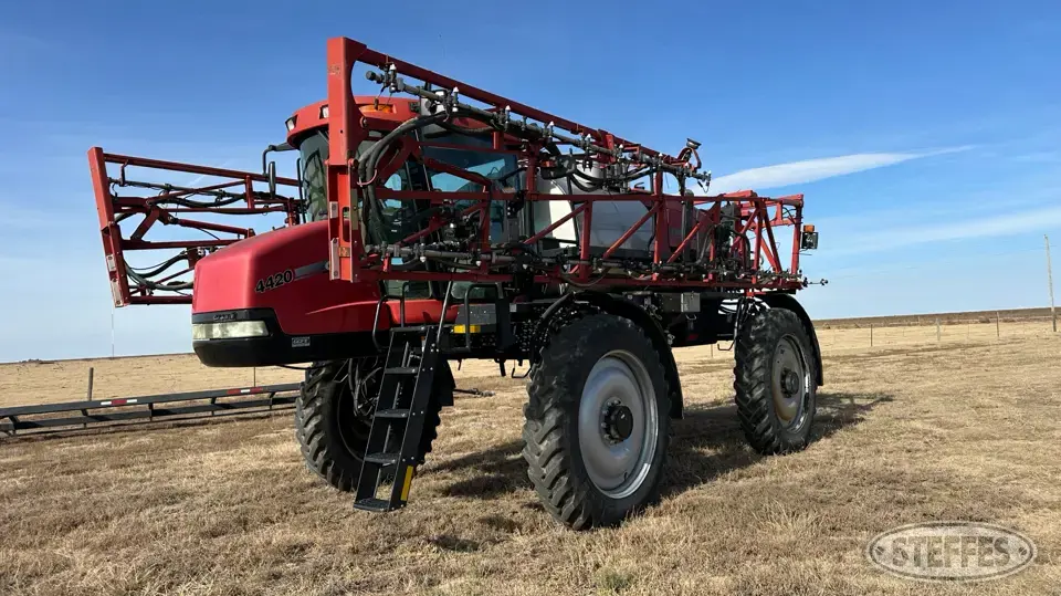 2007 Case IH Patriot 4420 Self-Propelled Sprayer